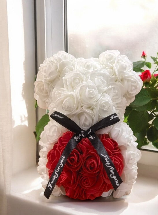 Rosenbär in Weiß mit rotem Herz – 19,5 cm Höhe – Inkl. Geschenkbox