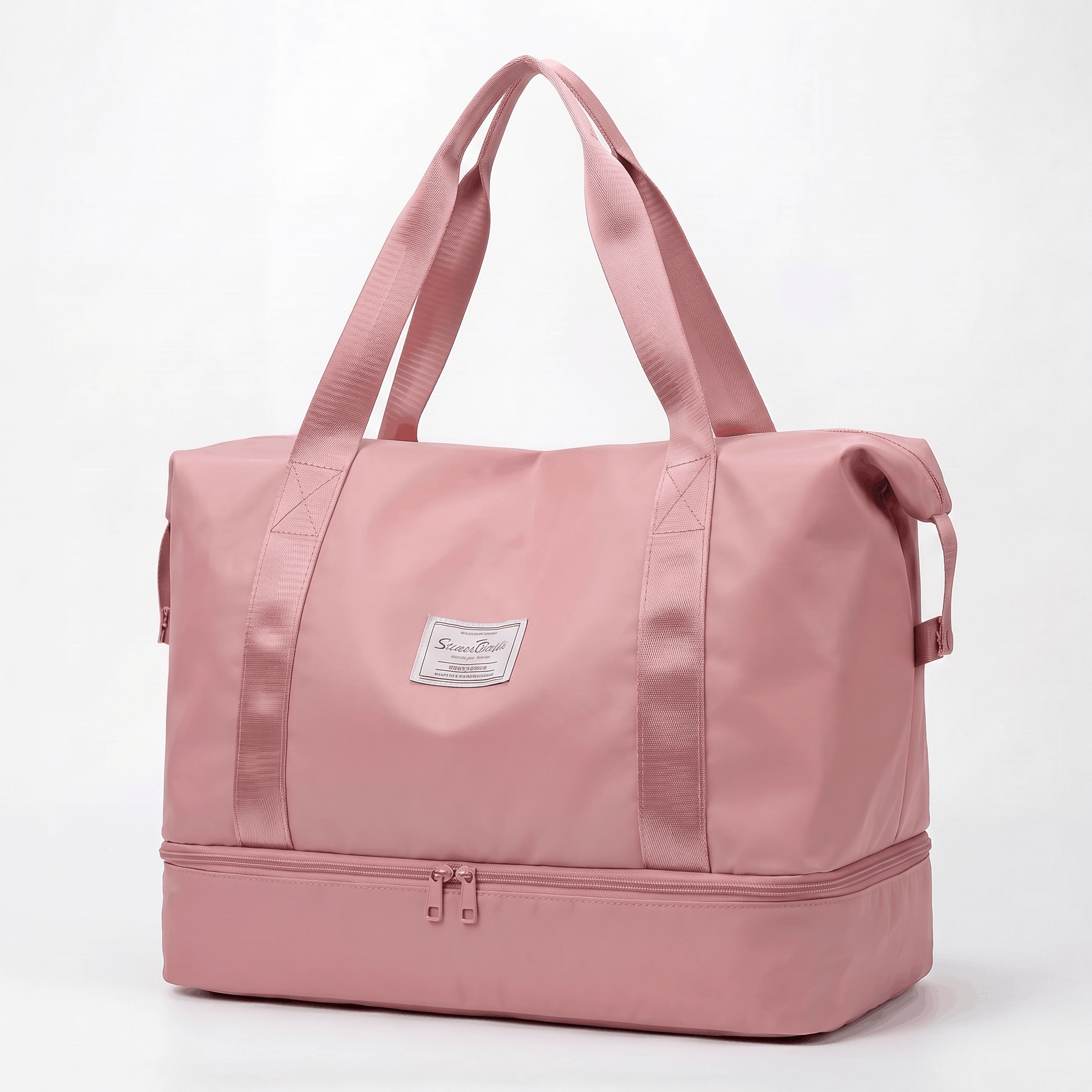 Der SwissBella Horizon Weekender in Pearl Peony – hochwertige Damen Reisetasche auf weissem Hintergrund für maximale Sichtbarkeit.