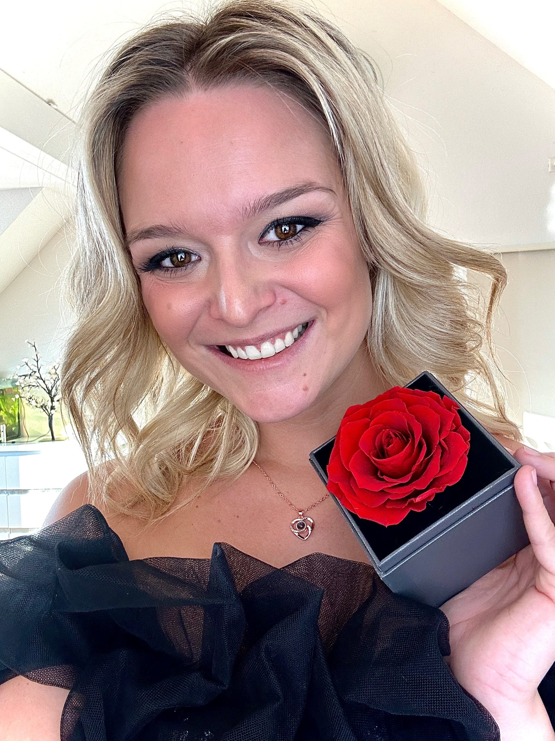 SwissLove™ - Ewige Rose und Halskette Geschenkset - SwissGadget