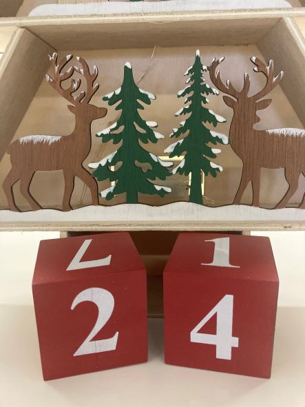 LED Tannenbaum Diorama mit Adventskalender und 10 LEDs